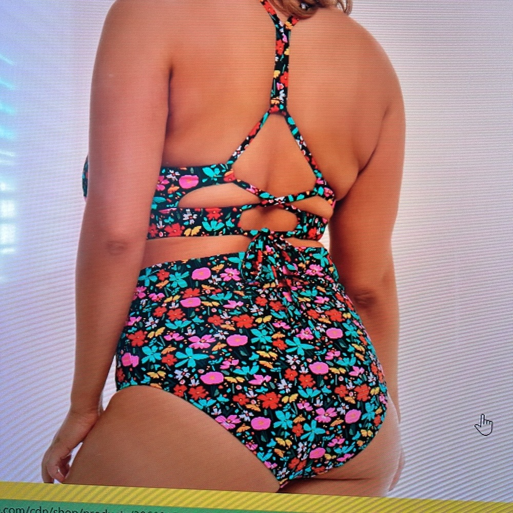 Body Glove, Women’s Size 3X Woodstock Floral 2 Piece Bikini - Picture 8 of 10